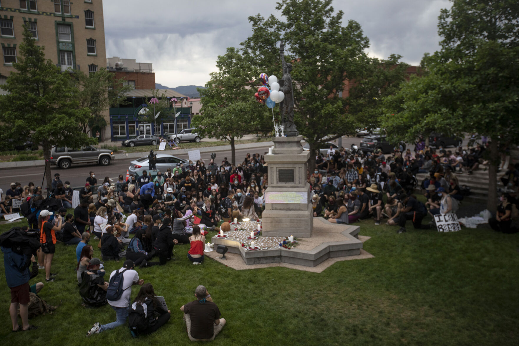 060620-news-vigil 07.jpg